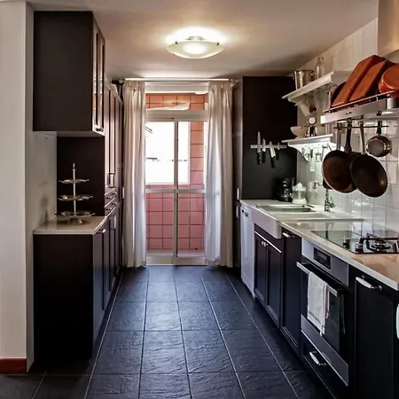 Stunning Views 1bedroom Flat In Graca